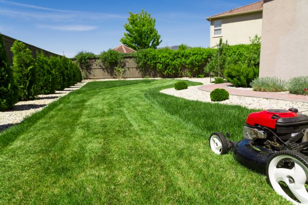 Residential Lawn Mowing in Winter Park